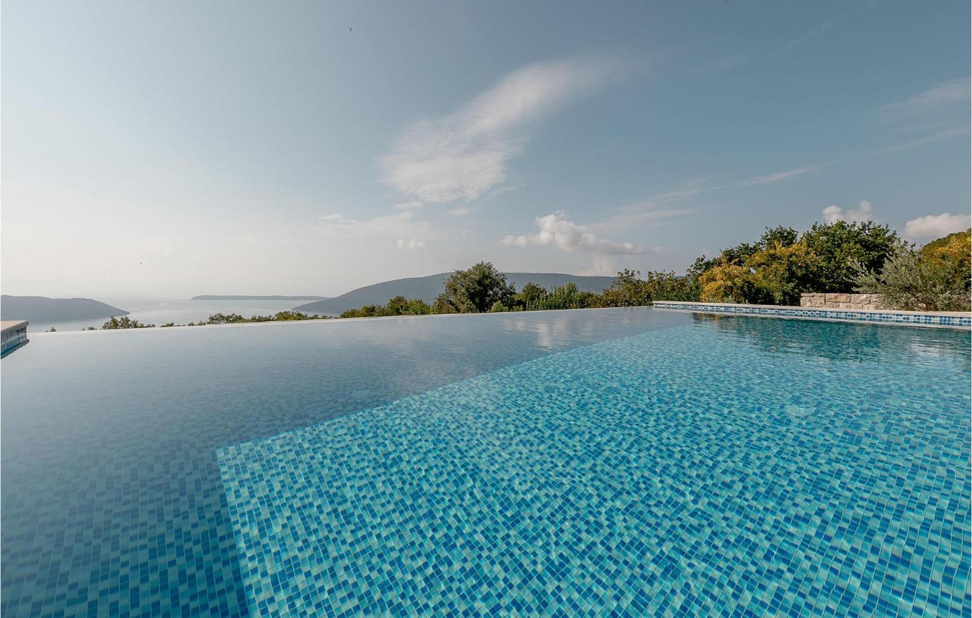 Amazing Home In Herceg Novi With House Sea View Esterno foto