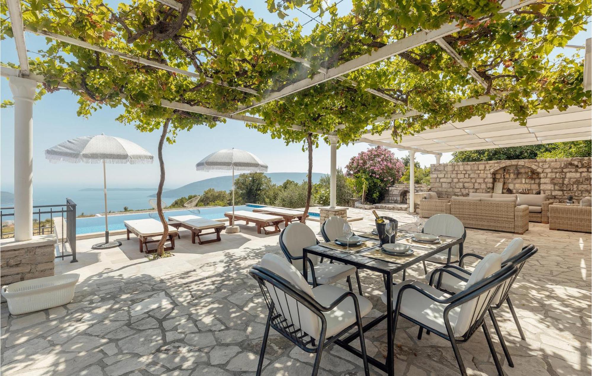 Amazing Home In Herceg Novi With House Sea View Esterno foto